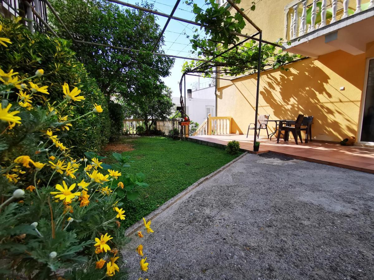 Apartments Vila Andja سفيتي ستيفان المظهر الخارجي الصورة