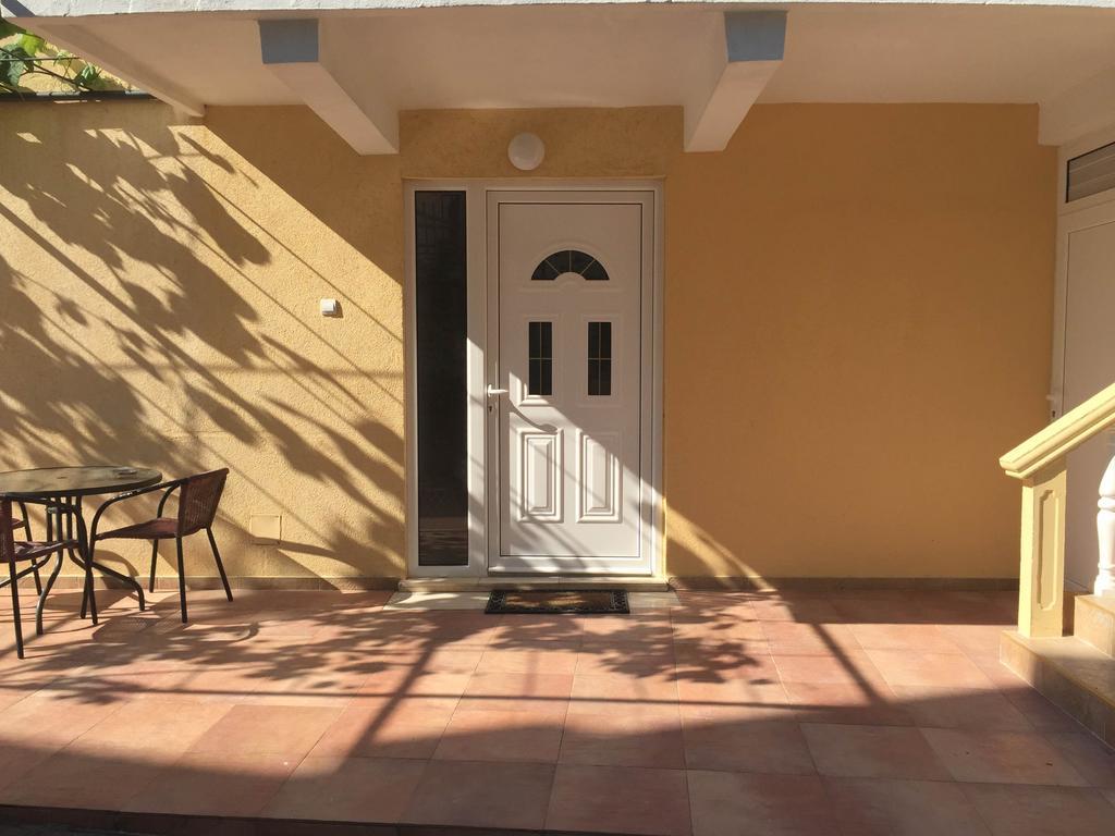 Apartments Vila Andja سفيتي ستيفان المظهر الخارجي الصورة